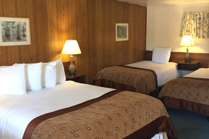 Room 3 of 16