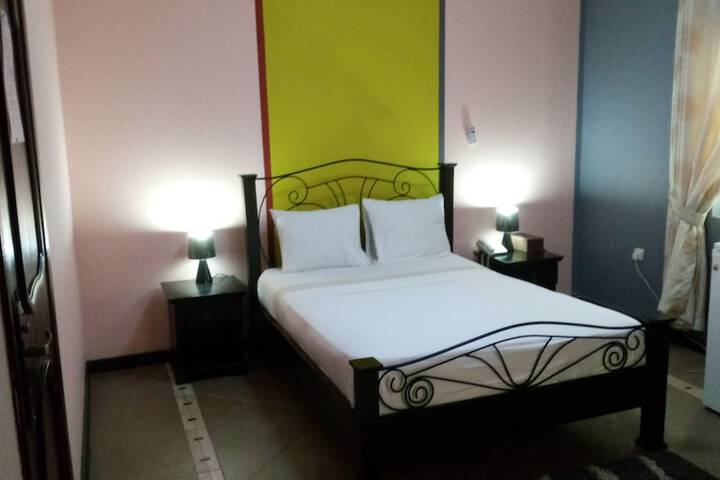 Room 5 of 6