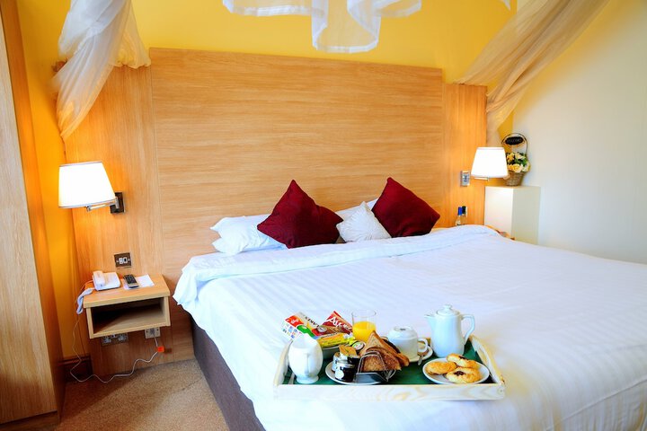 Room 13 of 44