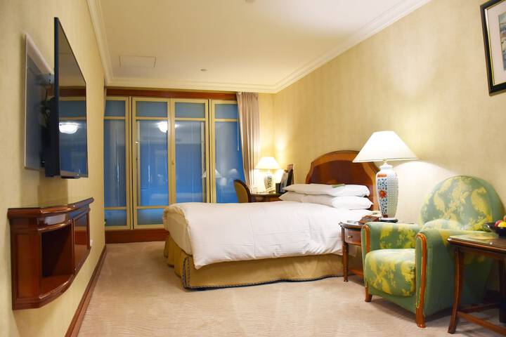 Room 22 of 39