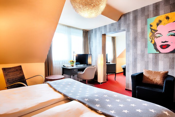 Room 17 of 54