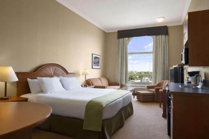 Room 3 of 28