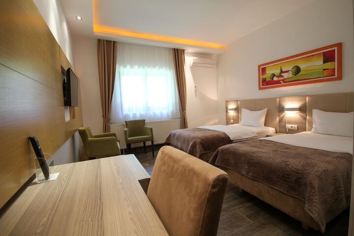 Room 11 of 35