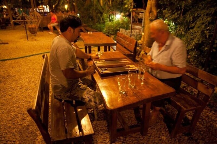 Dining 25 of 32