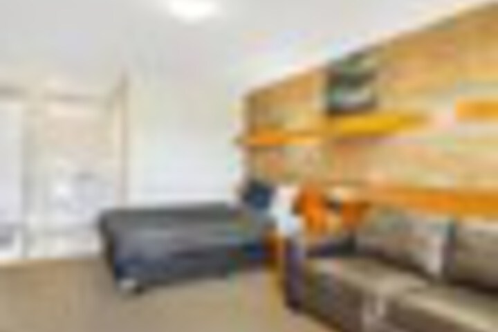 Room 11 of 75