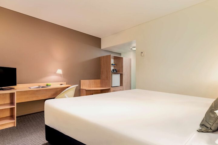 Room 30 of 92