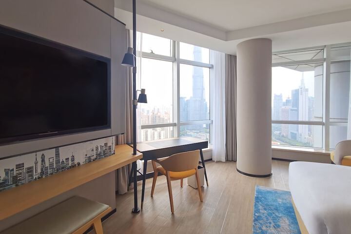 Room 10 of 67