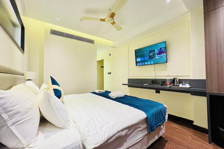 Room 15 of 50