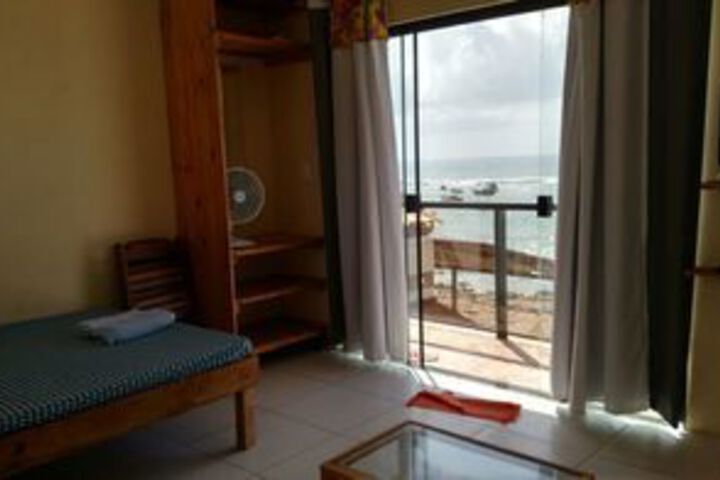 Room 5 of 15