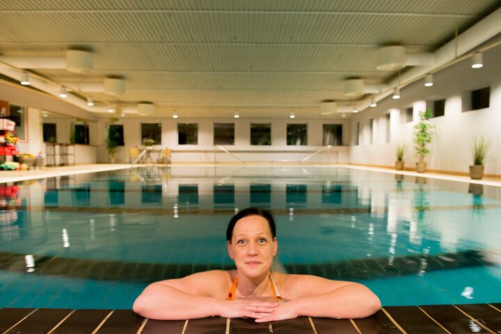 Pool 22 of 44