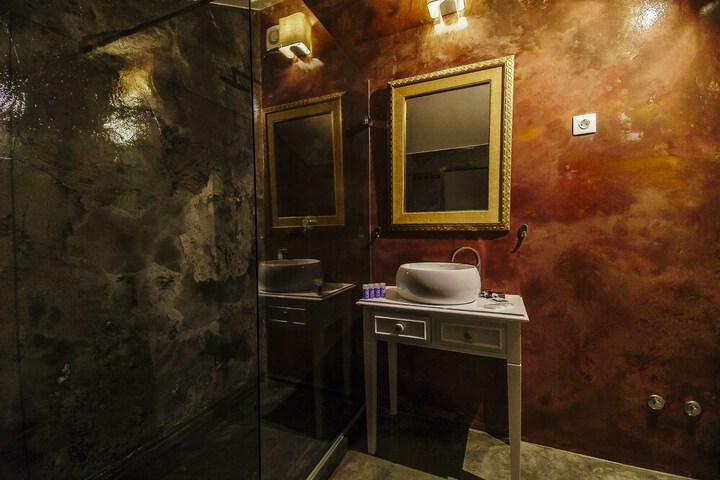 Room 54 of 65