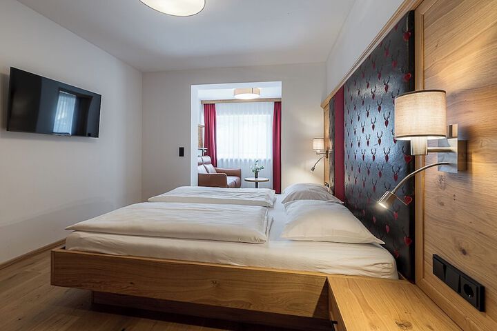 Room 72 of 199