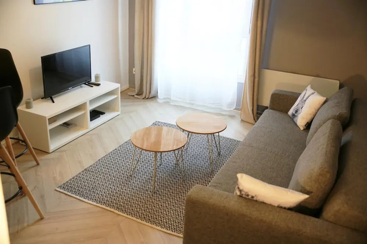 Room 4 of 13
