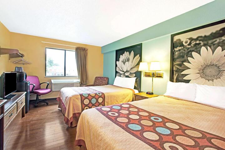 2 Double Beds (2 of 5)