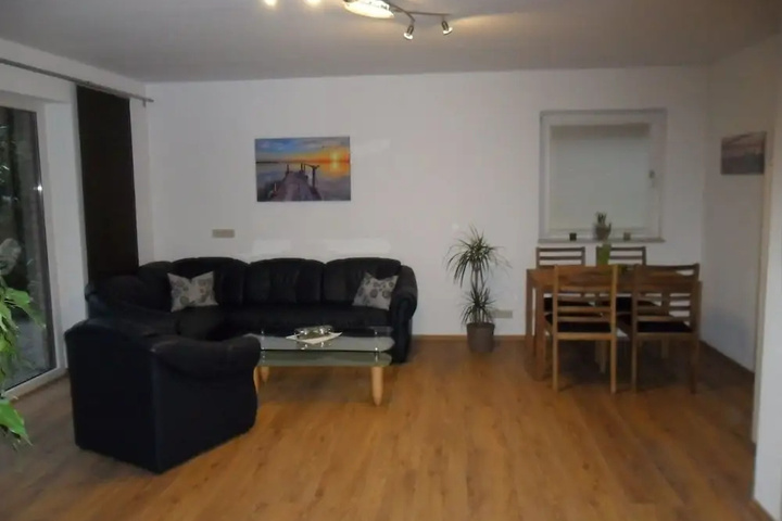 Room 5 of 12