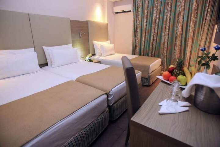 Room 26 of 184