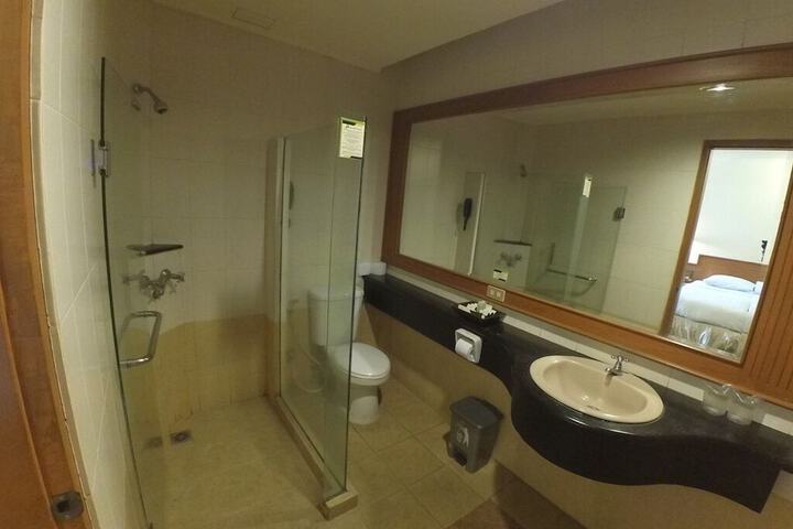 Room 44 of 69