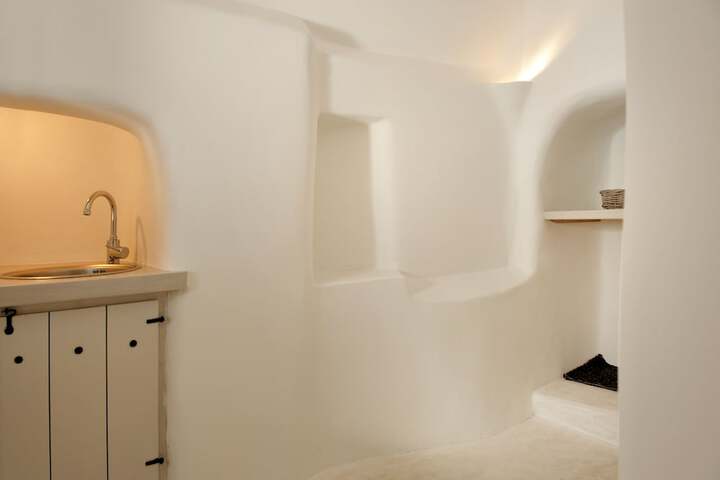 Room 12 of 158