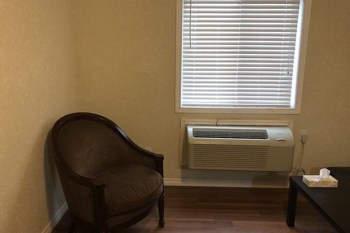 Room 10 of 29