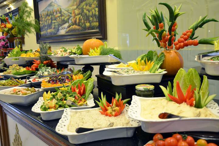 Dining 90 of 110