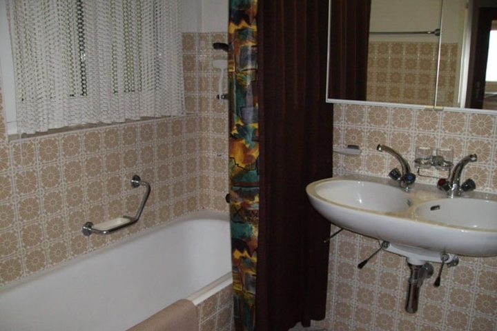 Room 6 of 6