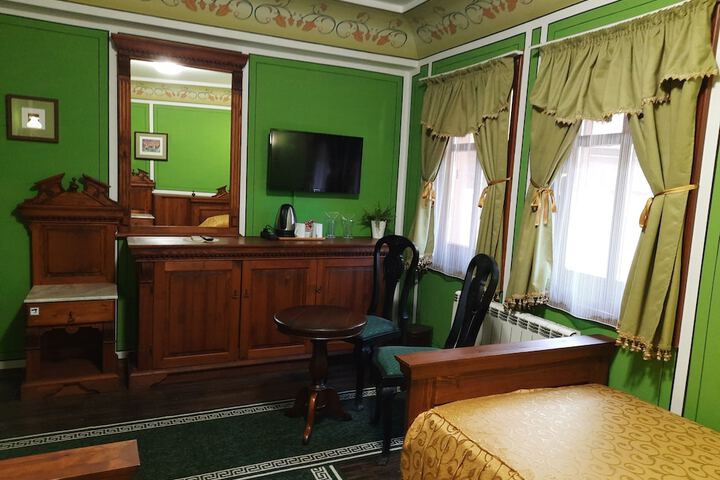 Room 25 of 47