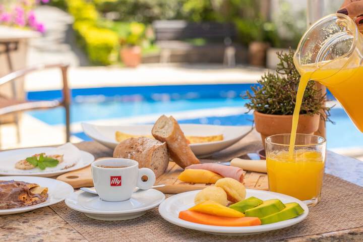 Breakfast/Coffee Service 54 of 73