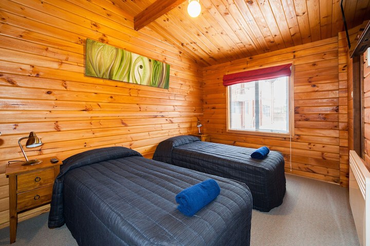 Room 3 of 23