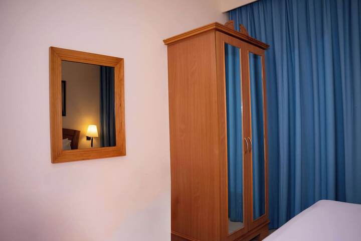 Room 21 of 156
