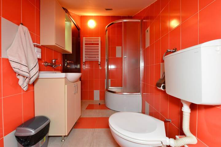 Room 45 of 68
