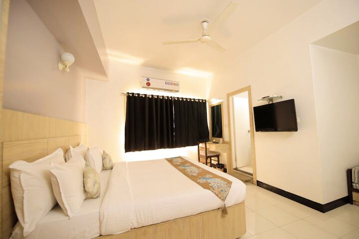 Room 3 of 12