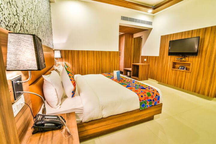 Room 2 of 7