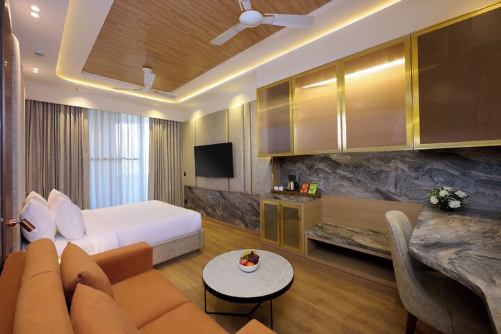 Room 9 of 31
