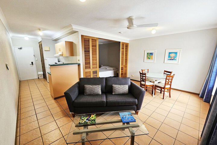 Room 7 of 28