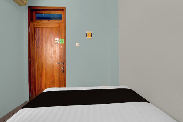 Room 17 of 38