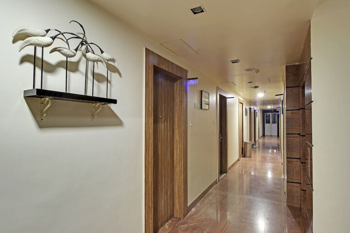 Ballroom/Hall 62 of 68