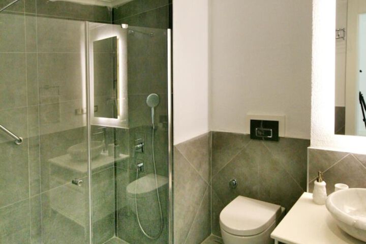 Room 43 of 87