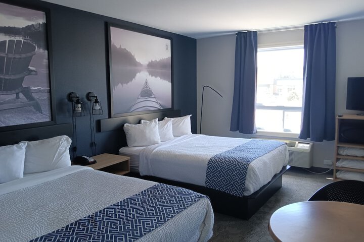 1 Queen Bed Accessible Room (29 of 32)