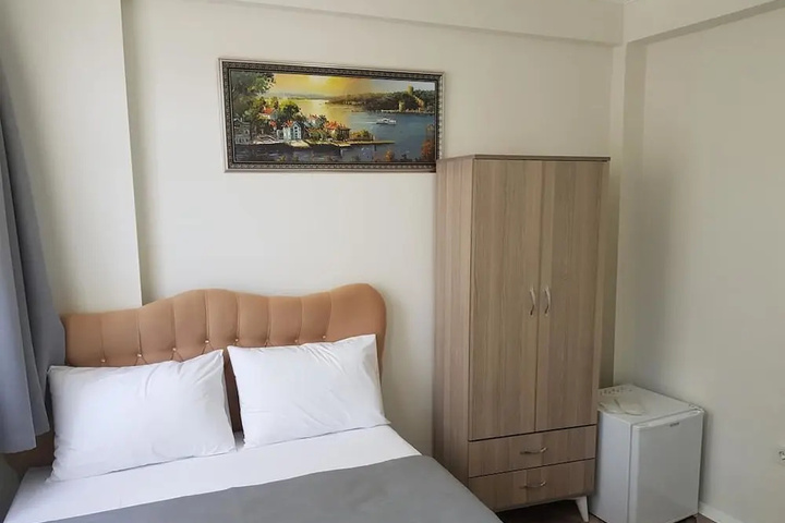 Room 5 of 17