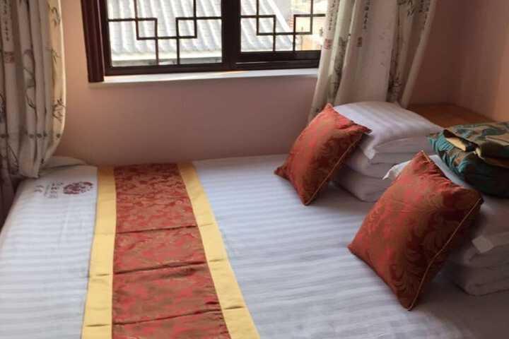 Room 3 of 9