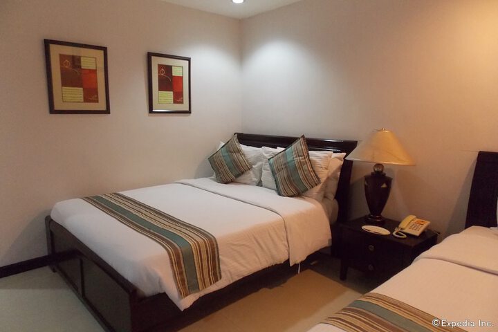 Room 10 of 42