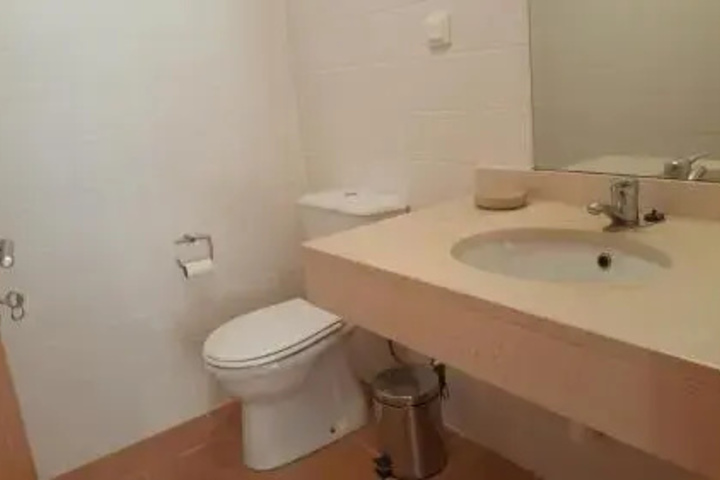 Room 8 of 22