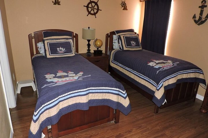 Room 8 of 31