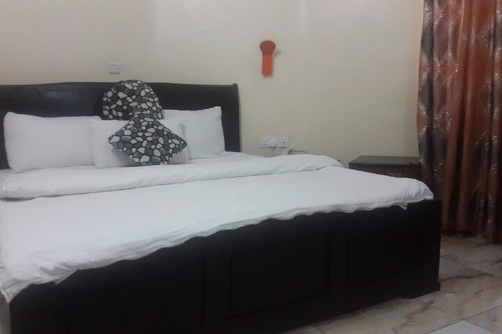 Room 6 of 58