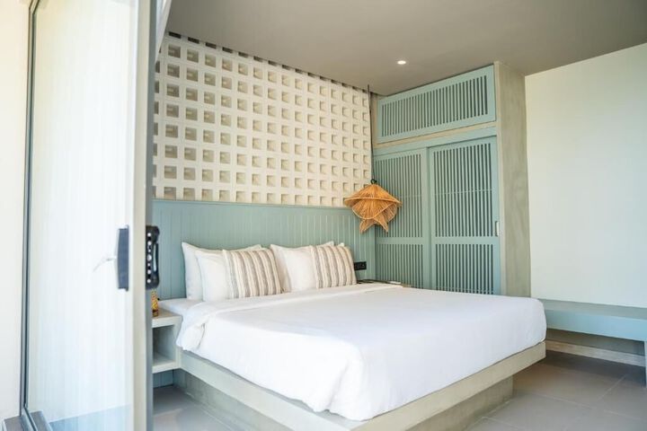Room 5 of 52