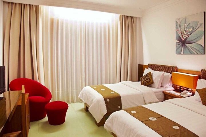 Room 3 of 35