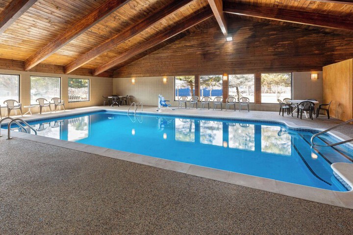 Hotel Pool