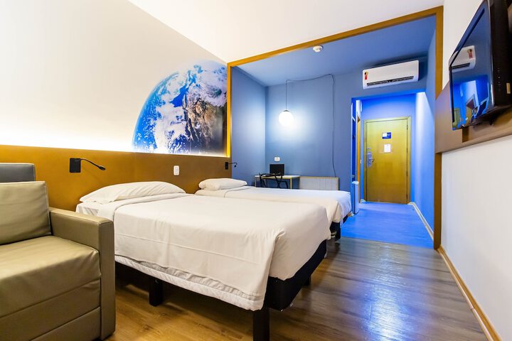 Room 8 of 41