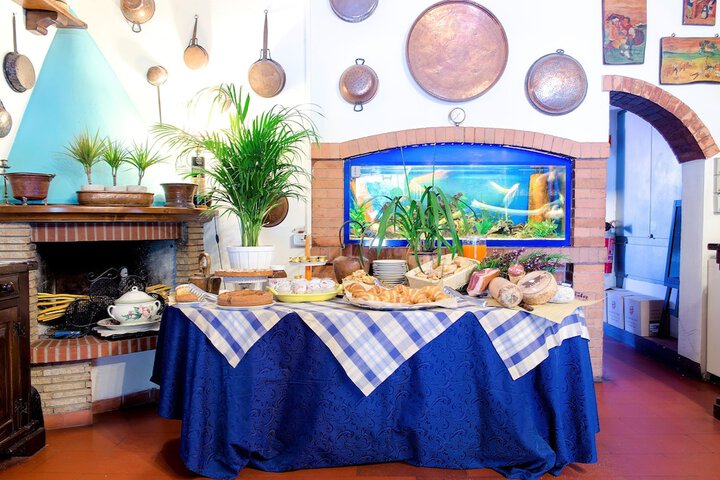 Dining 36 of 47