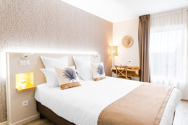 Room 10 of 208